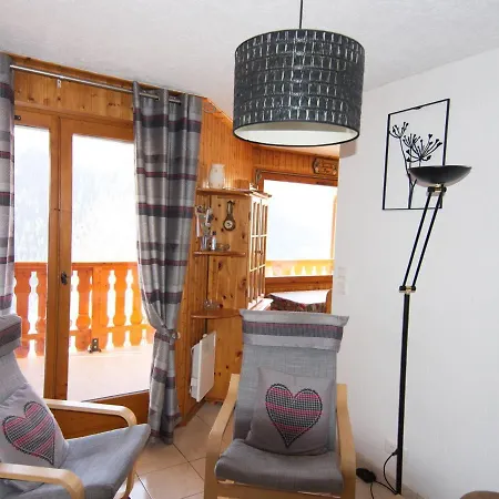 2 Pieces, 4 Personnes, Balcon, Parking *