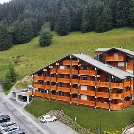 2 Pieces, 4 Personnes, Balcon, Parking Apartment *